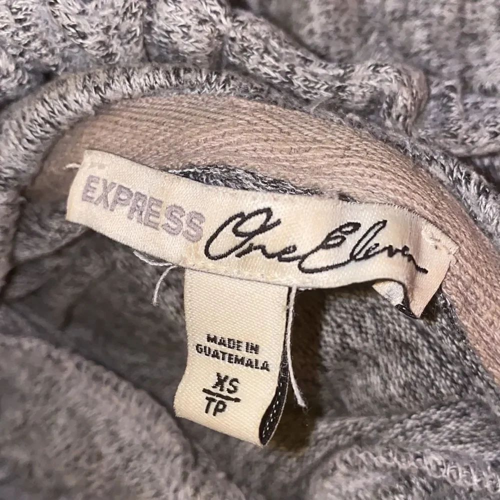 ✨Express Pullover Hoodie✨ - Picture 4 of 5
